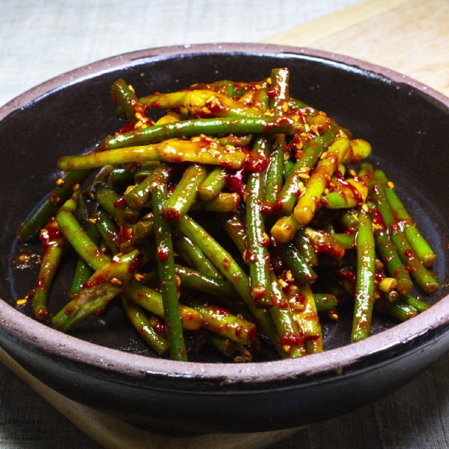 알싸하게 깔끔한 마늘쫑 장아찌 300g