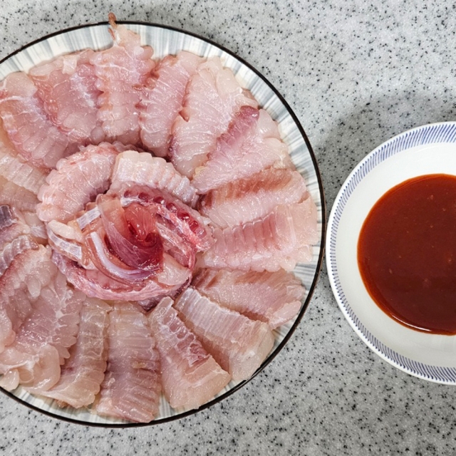 당일조업 국내산 생 홍어 손질홍어 가정용/선물세트 300g 500g 1kg