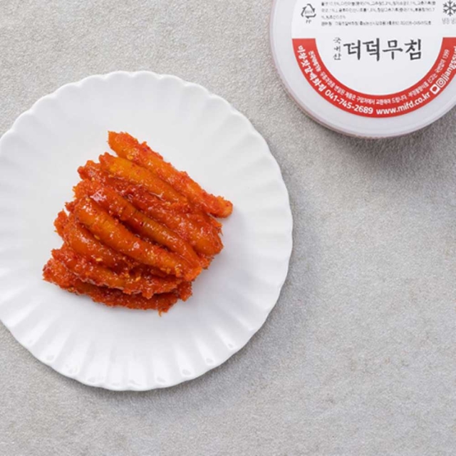 미왕젓갈백화점 정성을 다하는 반찬 국산 더덕으로 만든 깊은 맛 더덕무침 250g(아이스박스 포장)