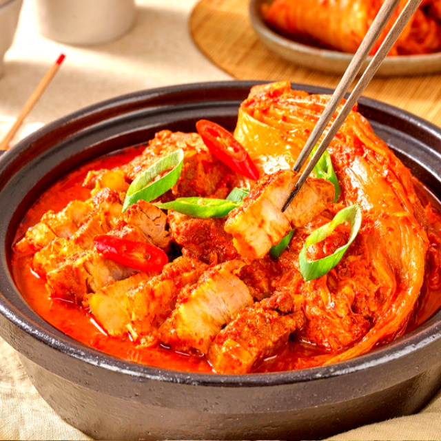 [통삼겹김치찜] 배터지는 밥도둑 통삼겹살 가득 김치찜 550g + 550G